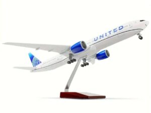 UNITED Boeing 777-300ER Collector Desk Model Airplane 18