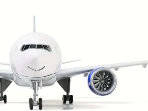 UNITED Boeing 777-300ER Collector Desk Model Airplane 18