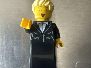 LEGO CITY - Christmas Carol Singer Church Choir Girl minifigure NEW CTY1684 2023