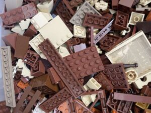 2.2LBS Sorted Clean Beautiful LEGOs - Mix of Brown & Tan Assorted LEGOs